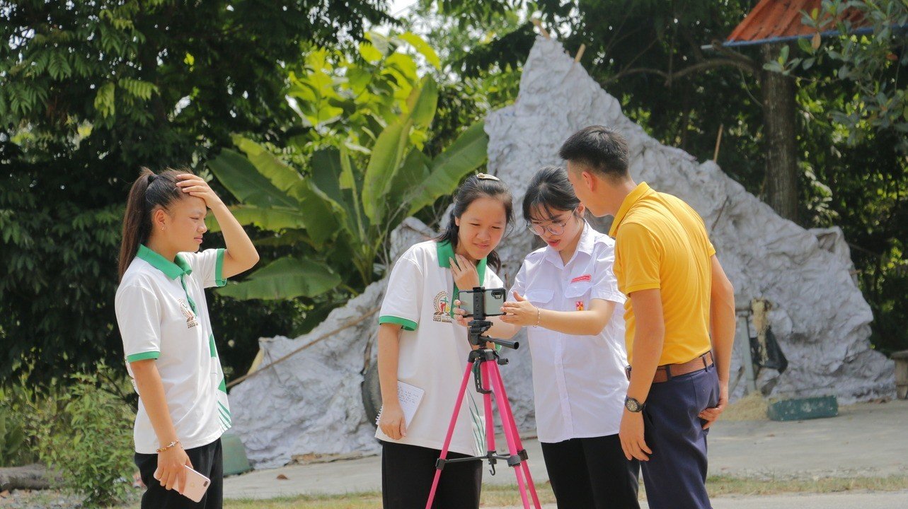 Cần lắm một nhịp cầu trực tuyến